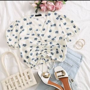 NWT Just Polly White Blue Floral Boho Tie Front Cropped Top Size M